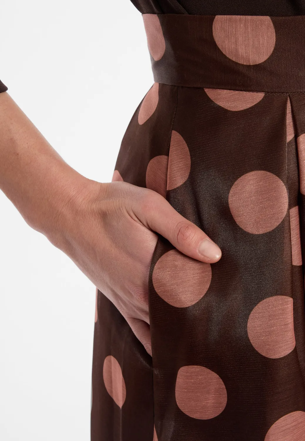 Ana Alcazar Eliranda gonna plisse midi pois