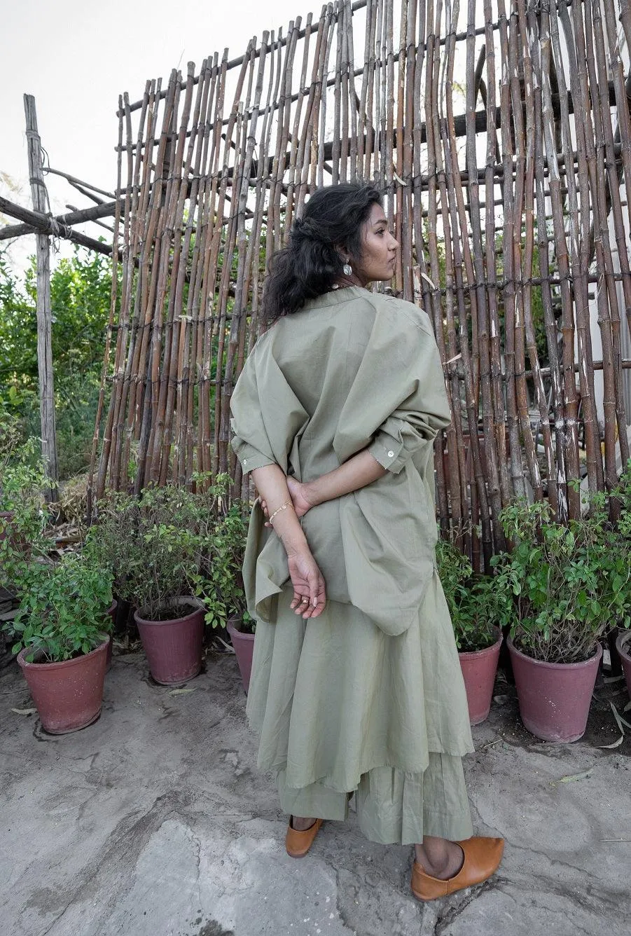 Our Dve Flared Pants pantalone svasato verde pista cotone