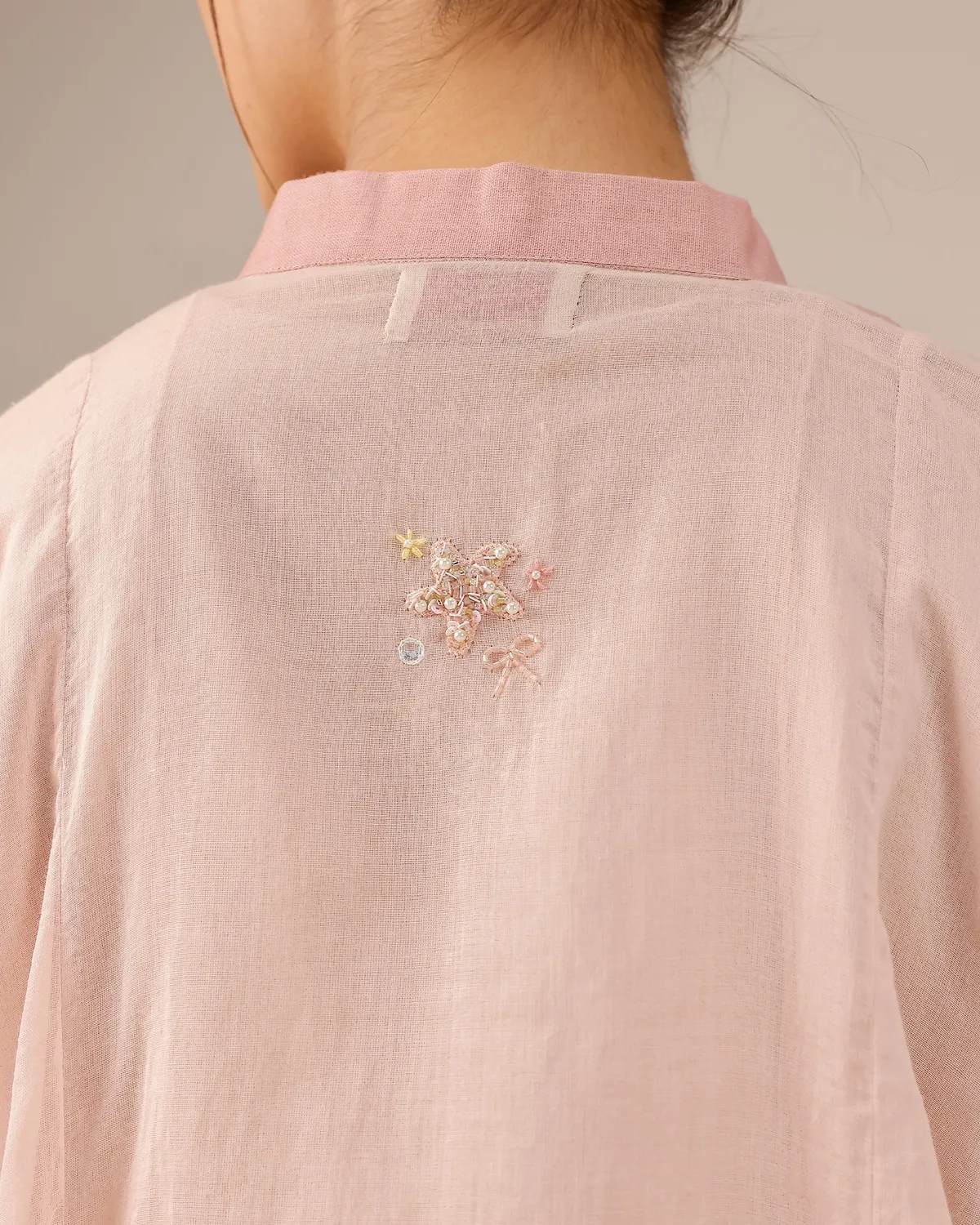 Our Dve Blush Pearl completo abito giacca rosa perle