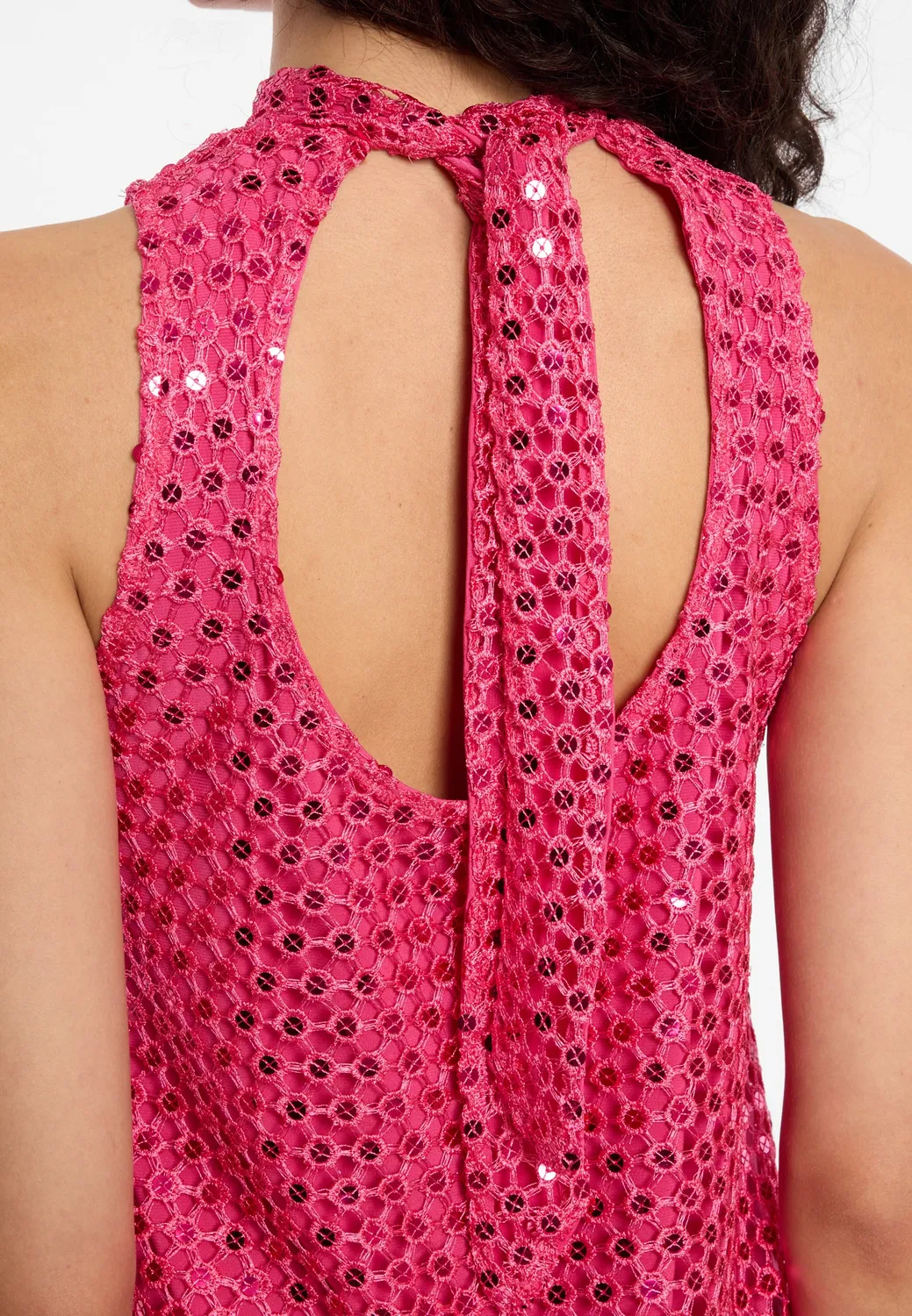 Ana Alcazar Zadena abito pizzo rosa corto