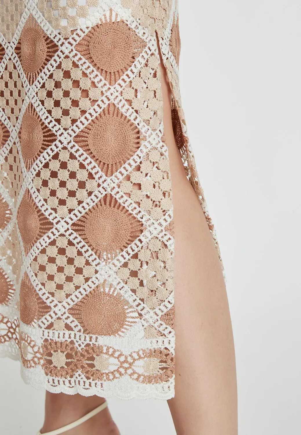 Ana Alcazar Kabesi abito midi crochet senza maniche estivo