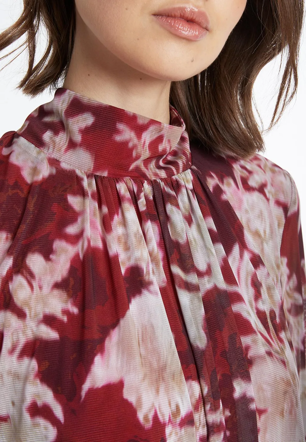 Ana Alcazar Sunea top blusa rossa fiori ufficio
