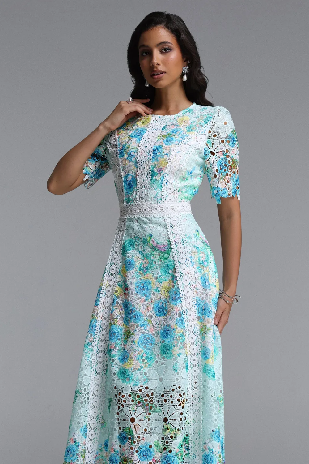 Bella Barnett Pillose abito maxi pizzo verde floreale