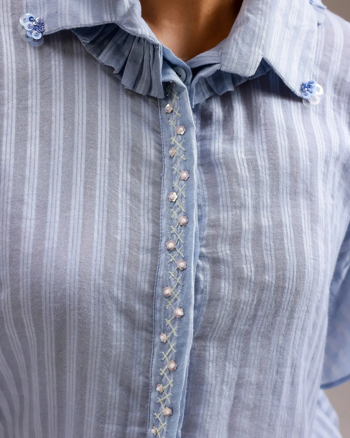 Our Dve Sheerline Flow Top camicia azzurra righe