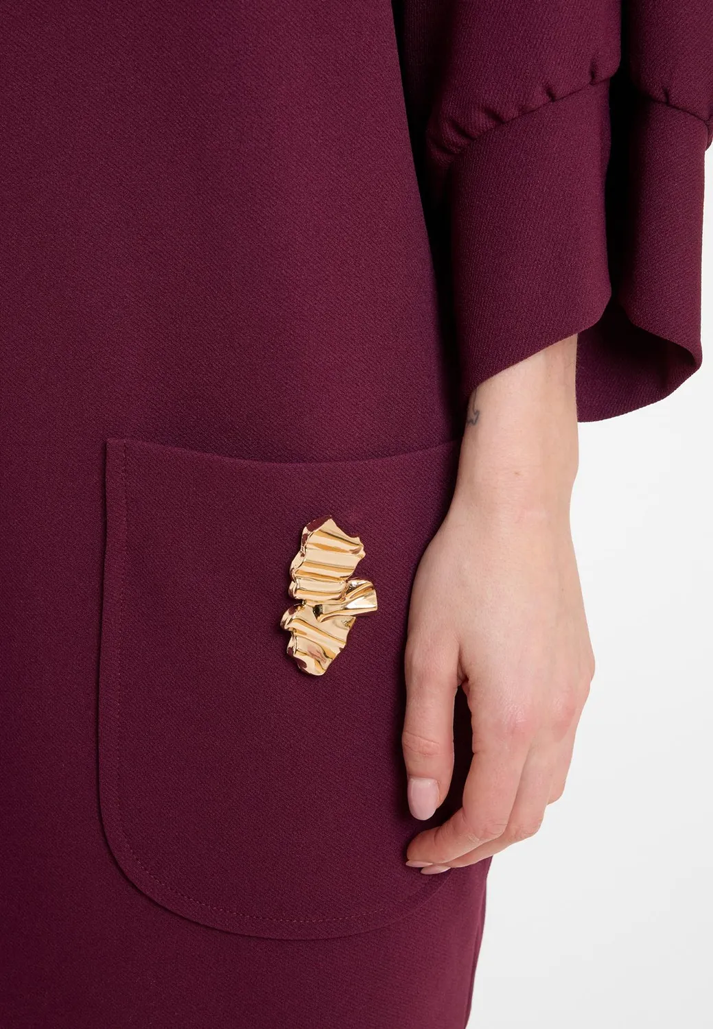Ana Alcazar Adwoni abito oversize bordeaux tasche oro