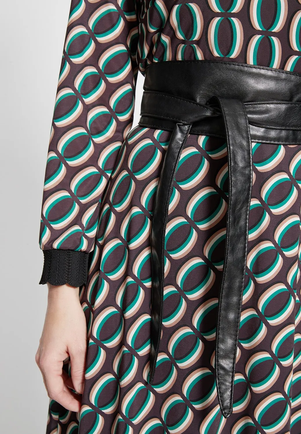Ana Alcazar Hiosa vestito midi fantasia collo ampio