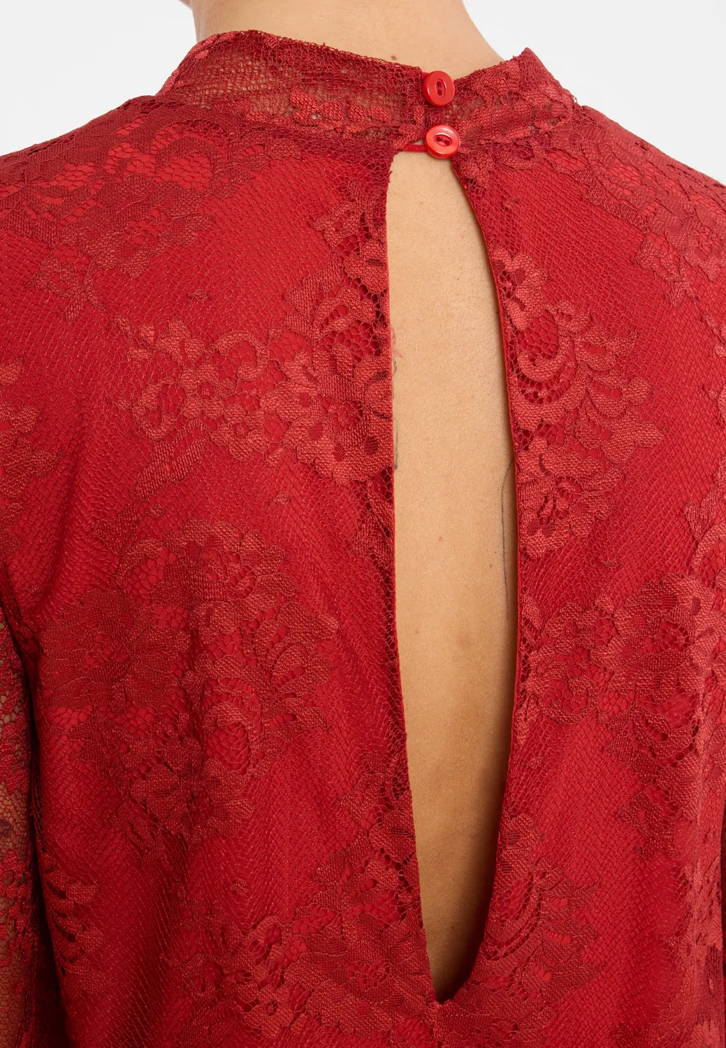 Ana Alcazar Cenura tuta pizzo rosso ruggine