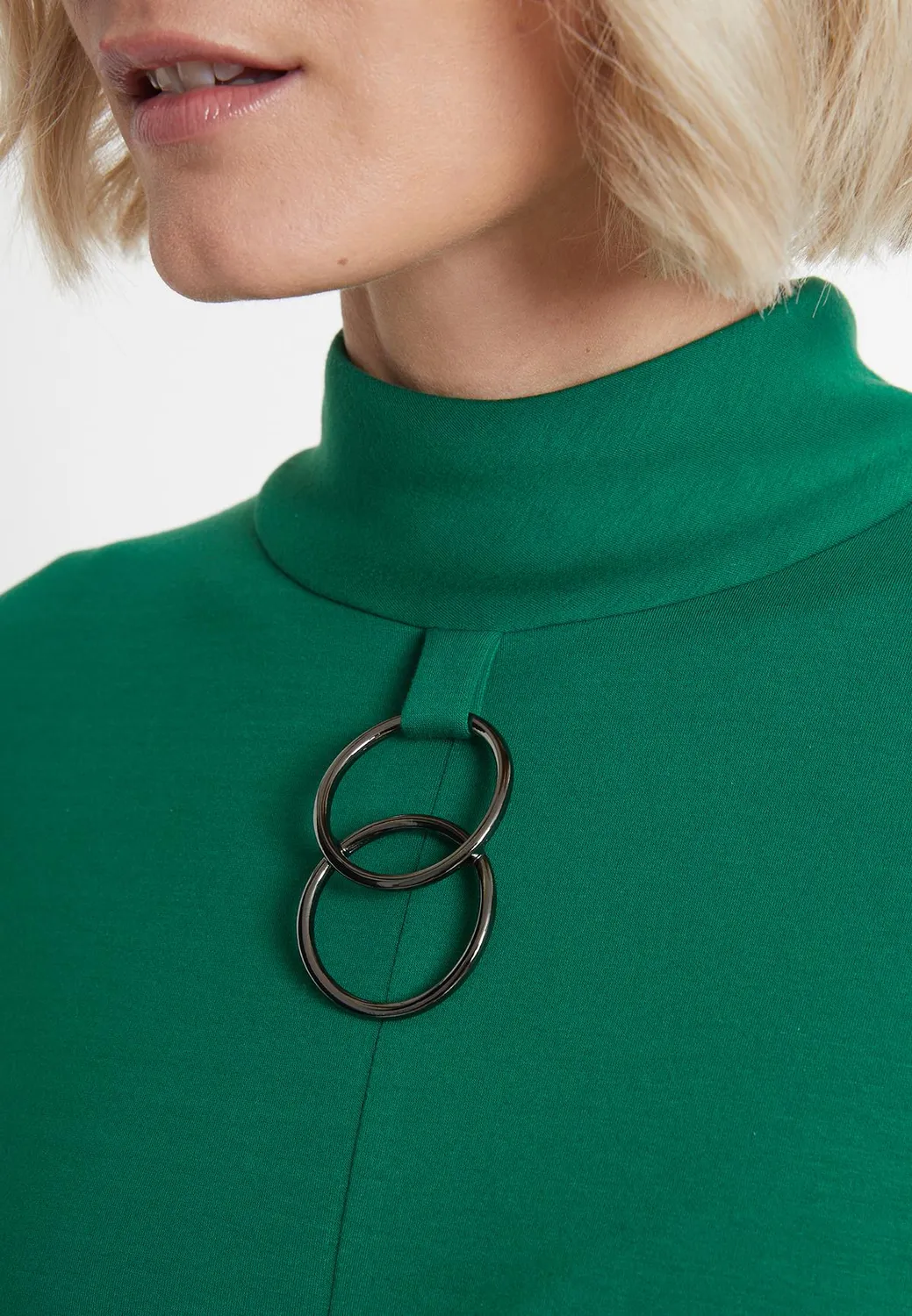 Ana Alcazar Menka top lungo verde con occhielli
