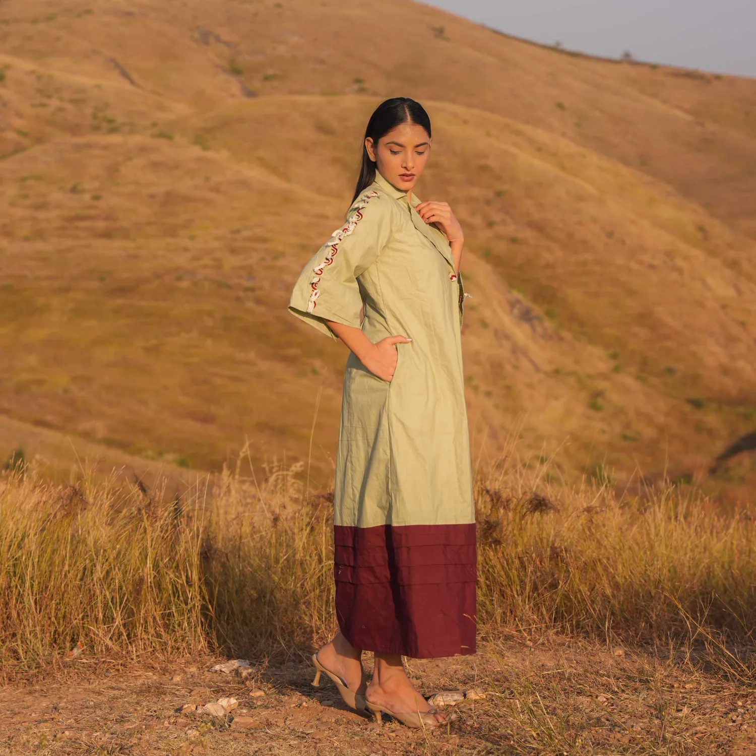 Our Dve Eve abito midi verde in cotone
