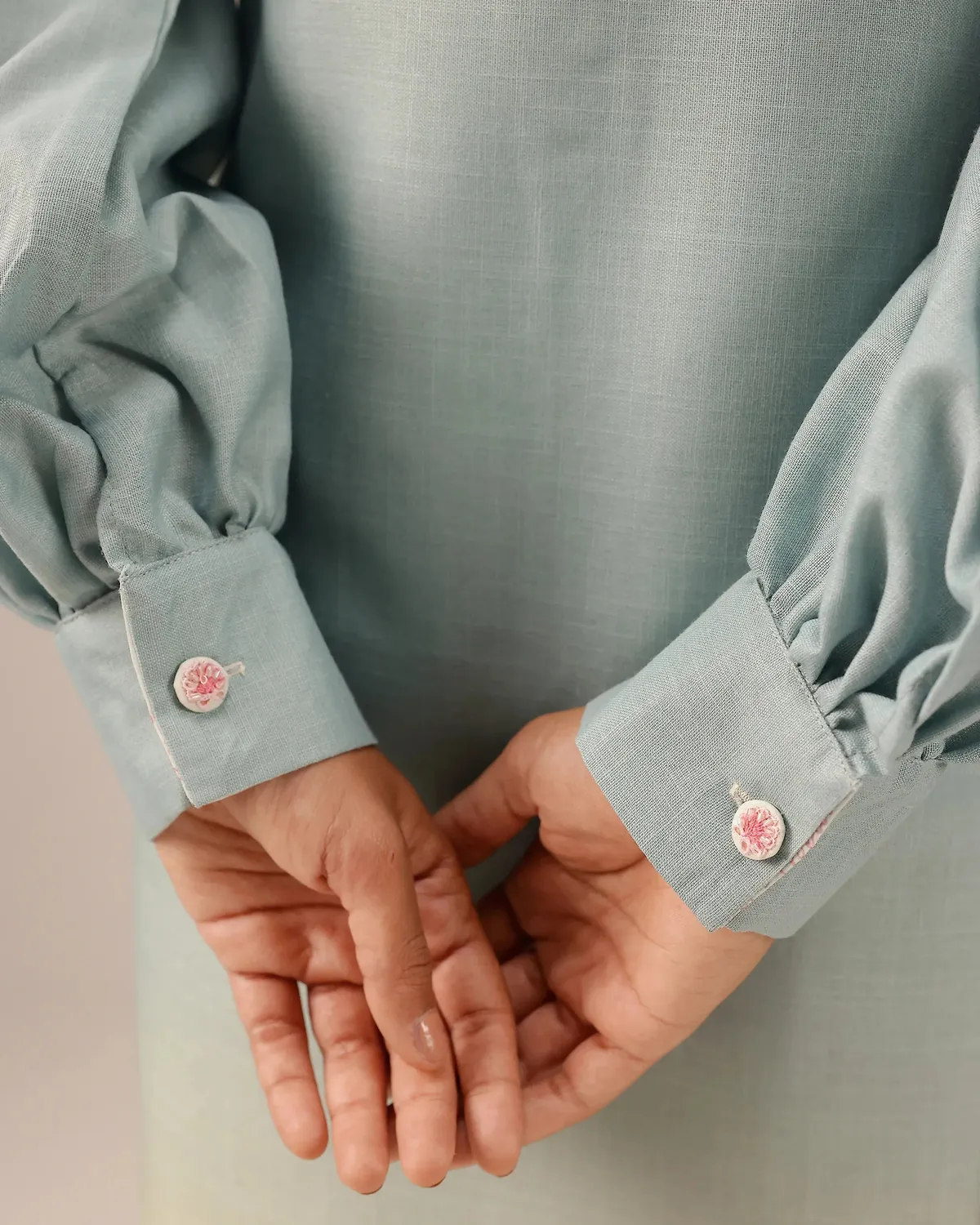 Our Dve Hibiscus abito midi grigio cintura organza