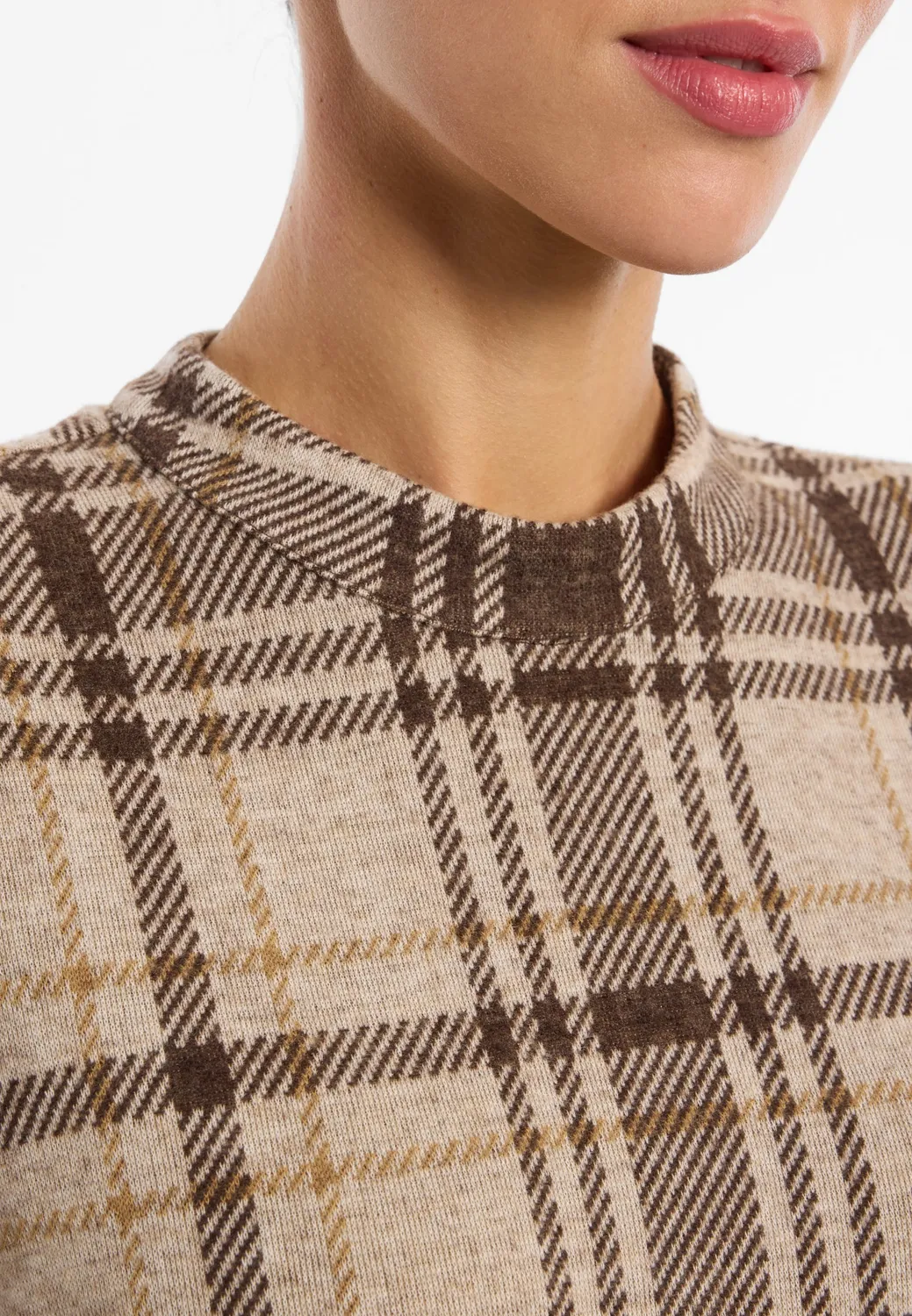 Ana Alcazar Encory top scozzese beige con rouche