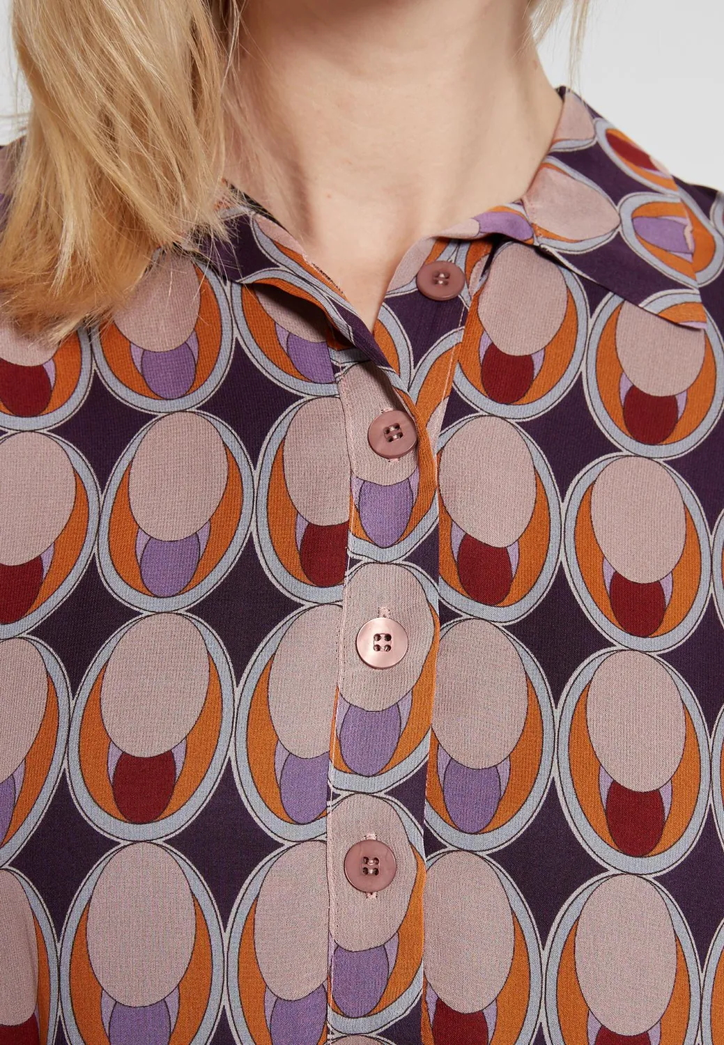 Ana Alcazar Hagly abito camicia fantasia retrò