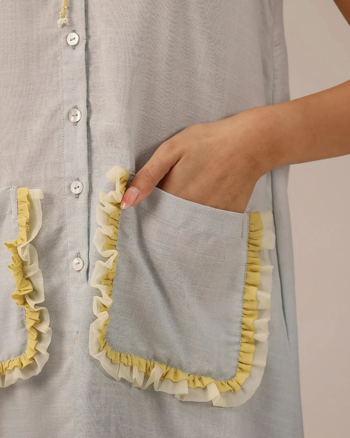 Our Dve Coconut Crush vestito lino grigio smanicato