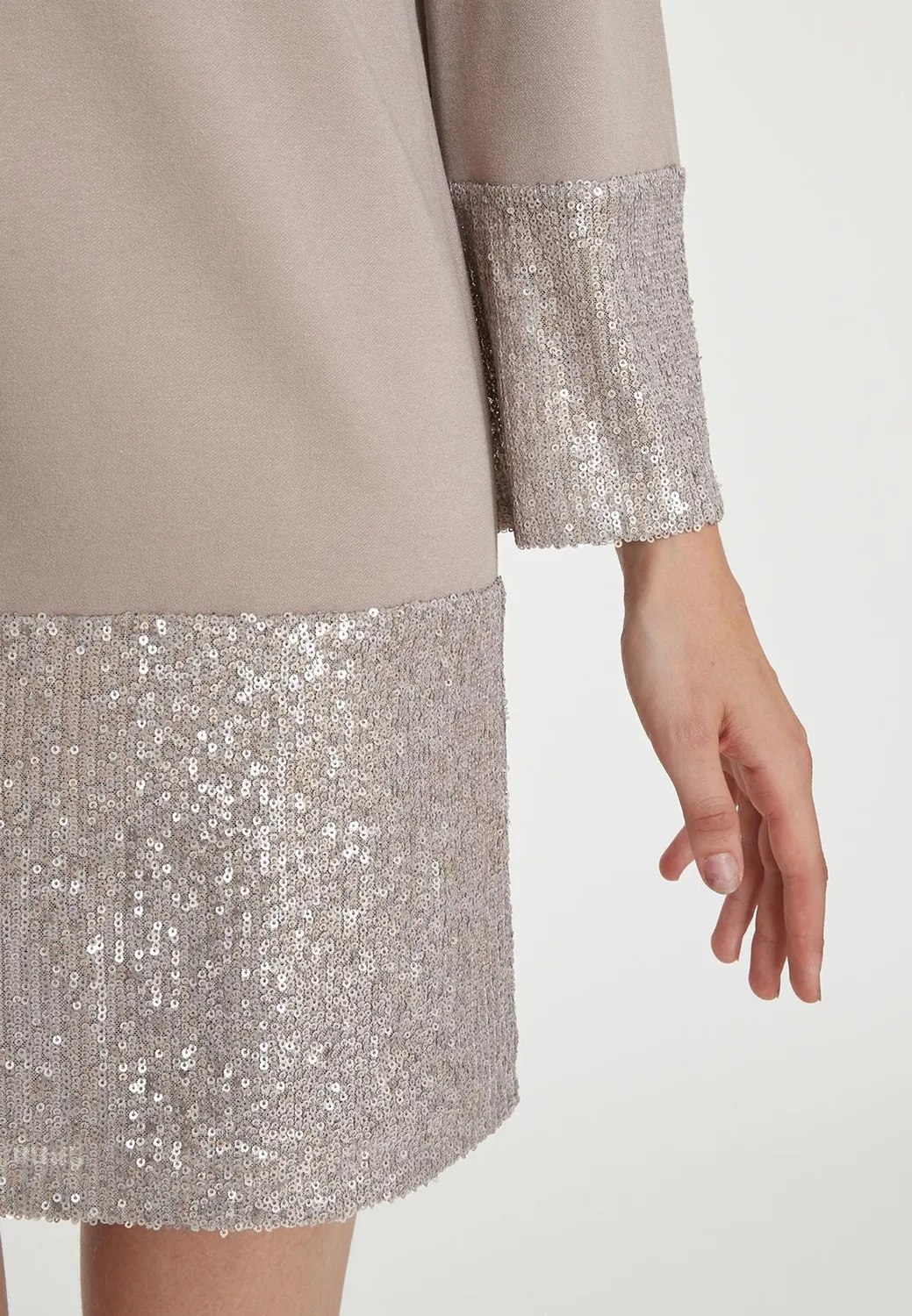 Ana Alcazar Tadona abito tunica argento elegante