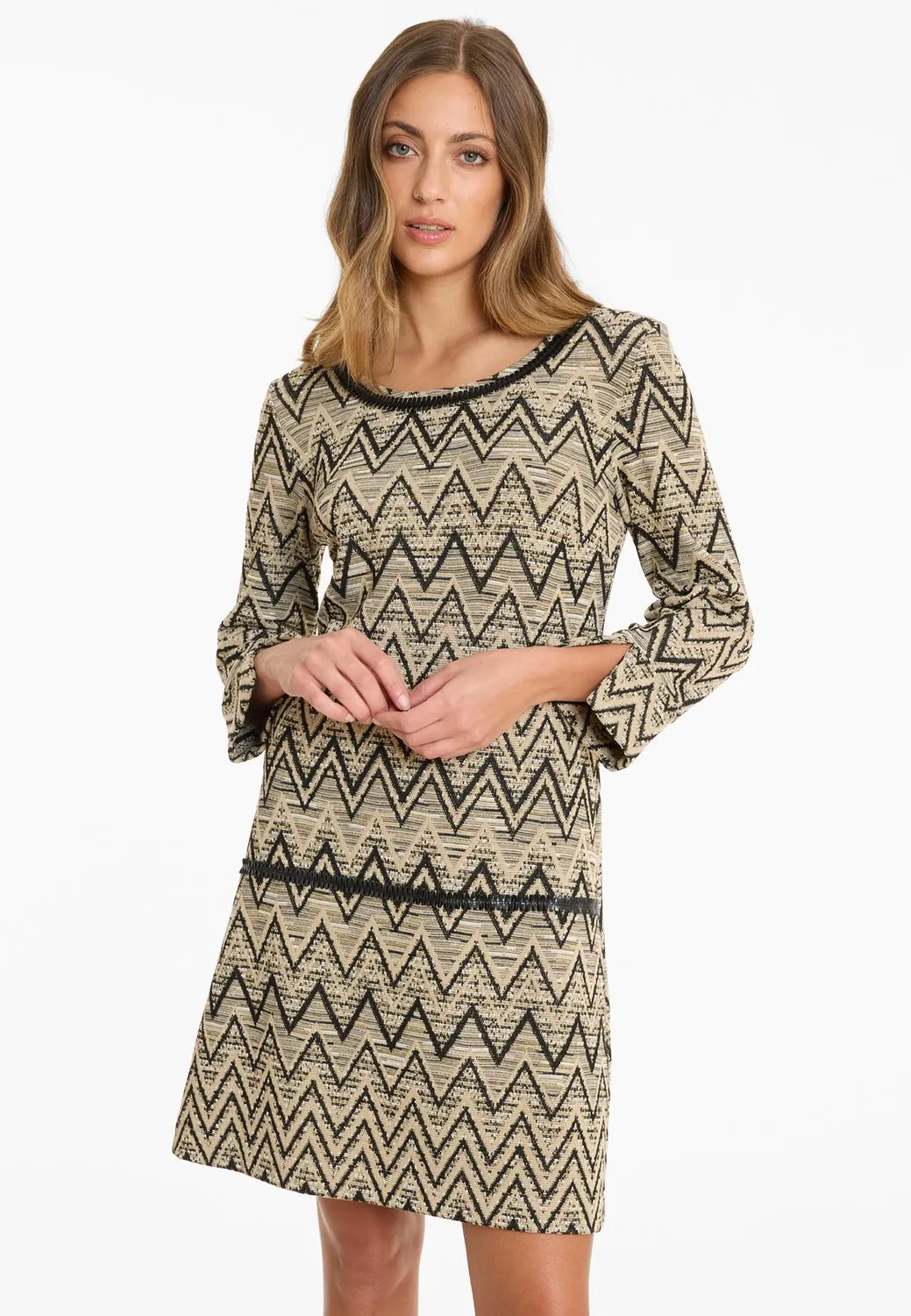 Ana Alcazar Ashina abito maglia beige zigzag corto