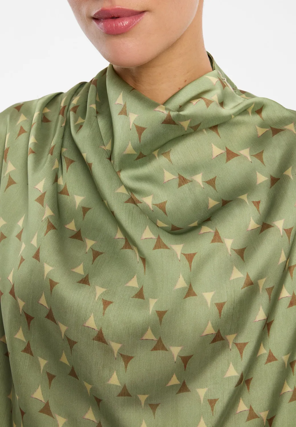 Ana Alcazar Eminora blusa raso menta scollo