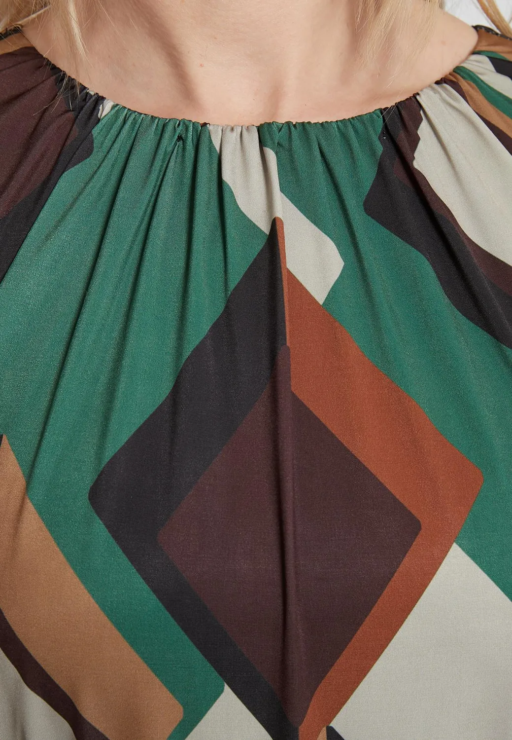 Ana Alcazar Hipla abito verde fantasia linea A