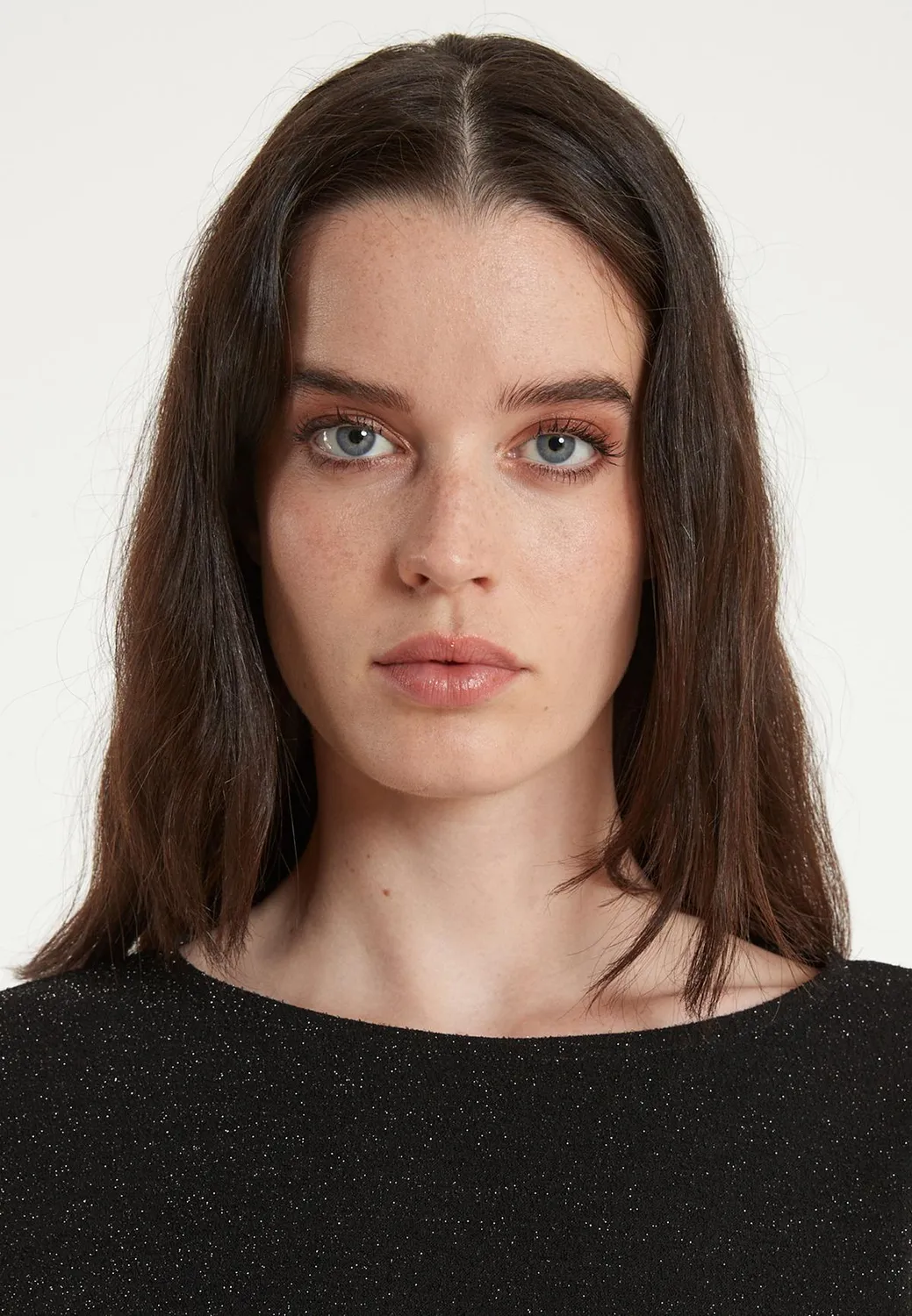 Ana Alcazar Tara abito cocktail nero lurex piume