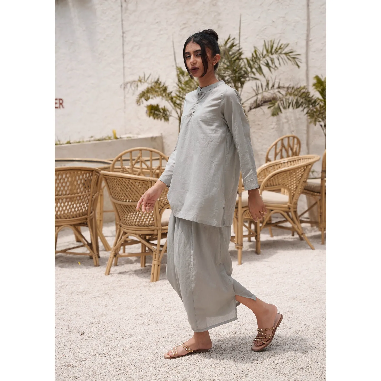 Our Dve Capsule 12 completo donna grigio top e pantalone