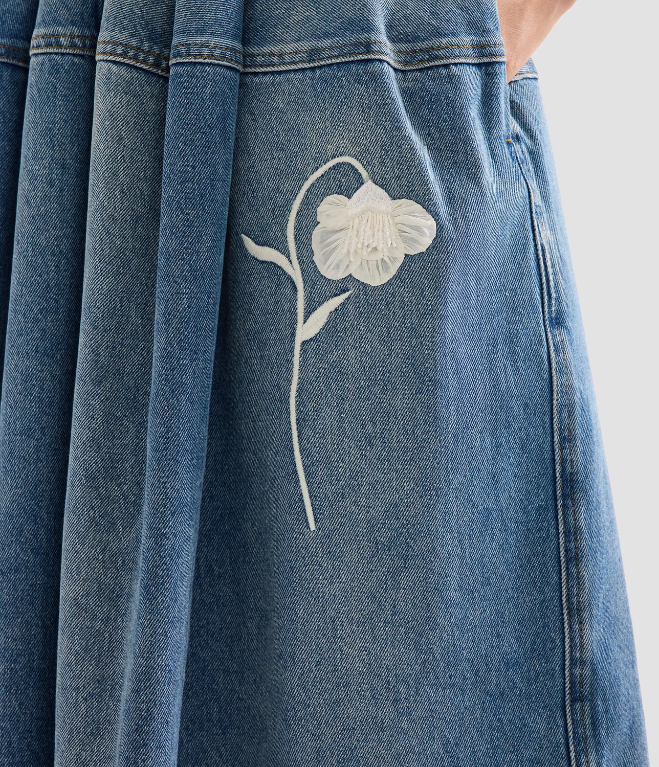 Erdem Embroidered Denim Short Sleeve Midi Dress abito midi papaveri