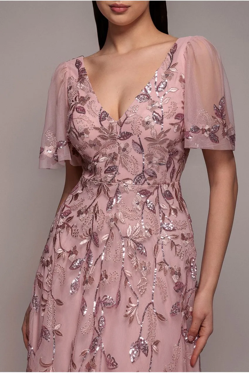 Goddiva DR3279A abito lungo Blush ricamato maniche svasate