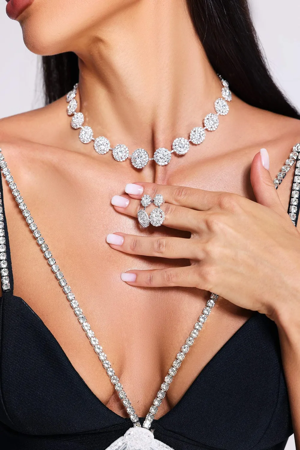 Bella Barnett Ludmilla parure gioielli strass argento