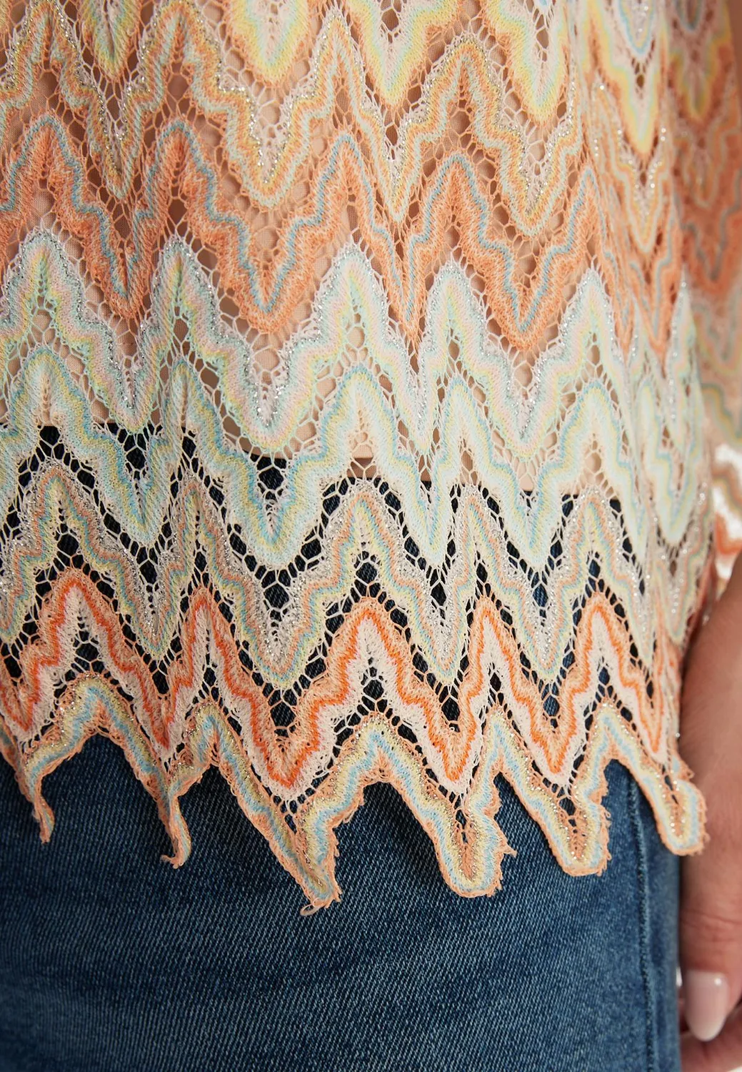 Ana Alcazar Zecina top in maglia zigzag