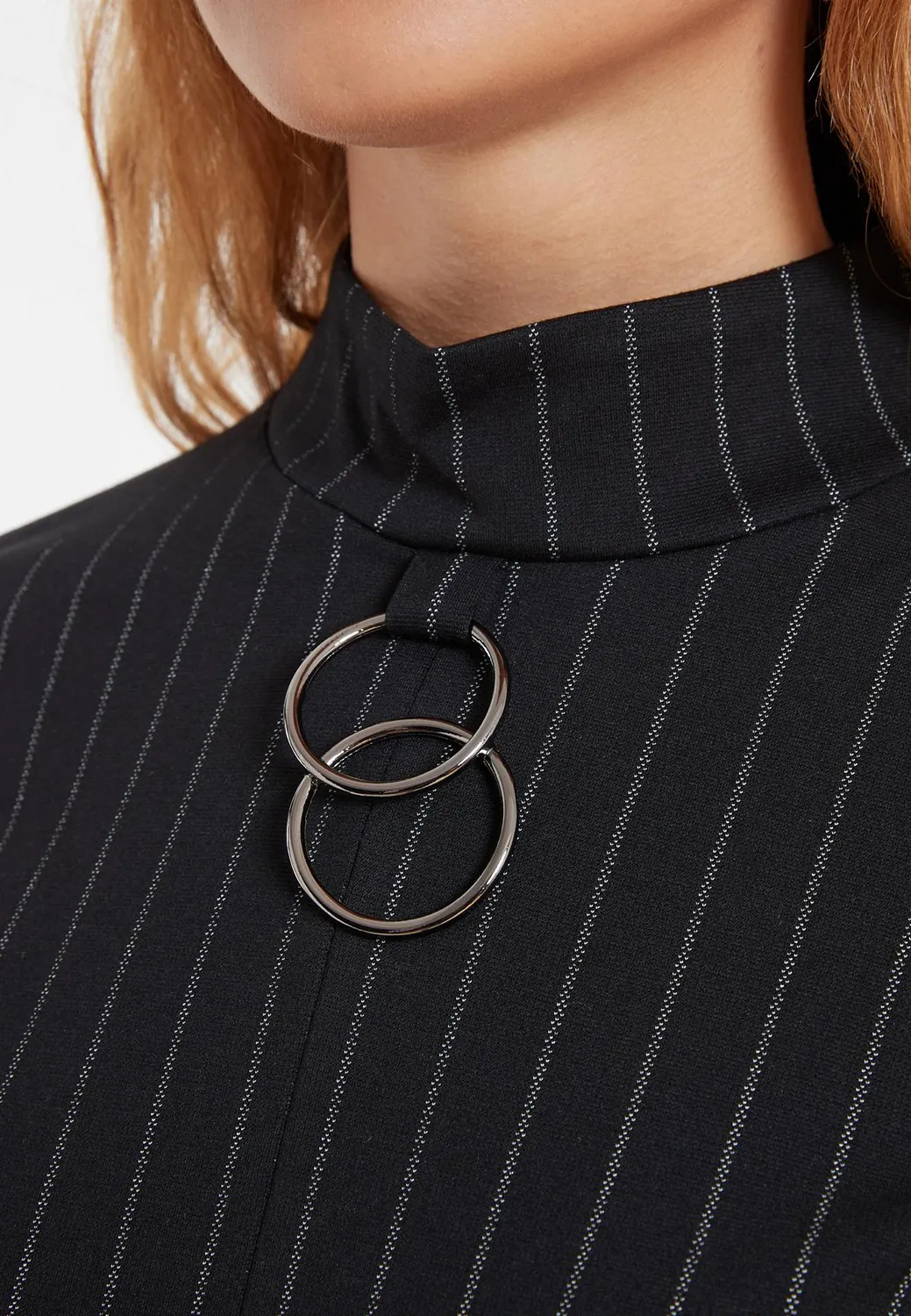 Ana Alcazar Somya top lungo gessato nero business