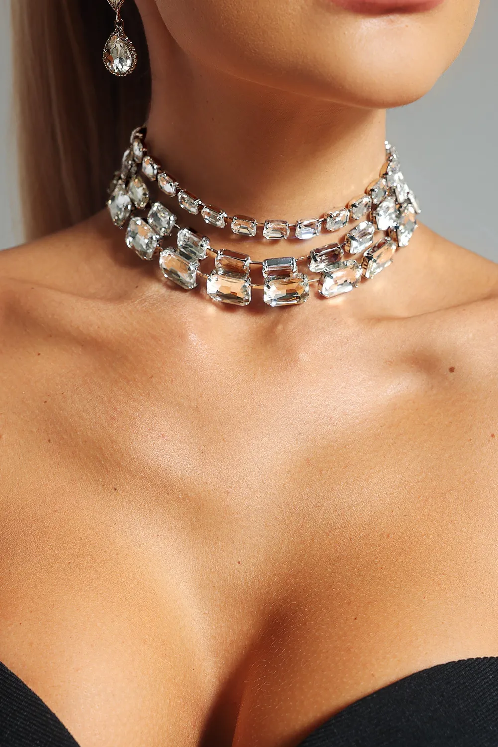 Bella Barnett Judith choker argento con strass
