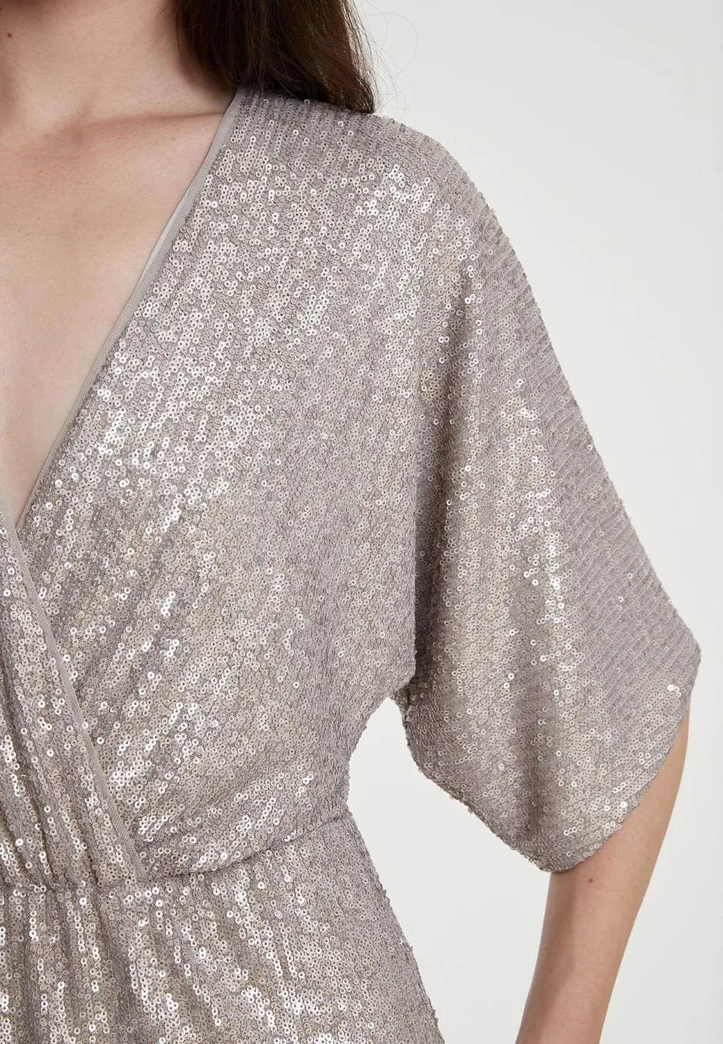 Ana Alcazar Tafora abito paillettes argento corto