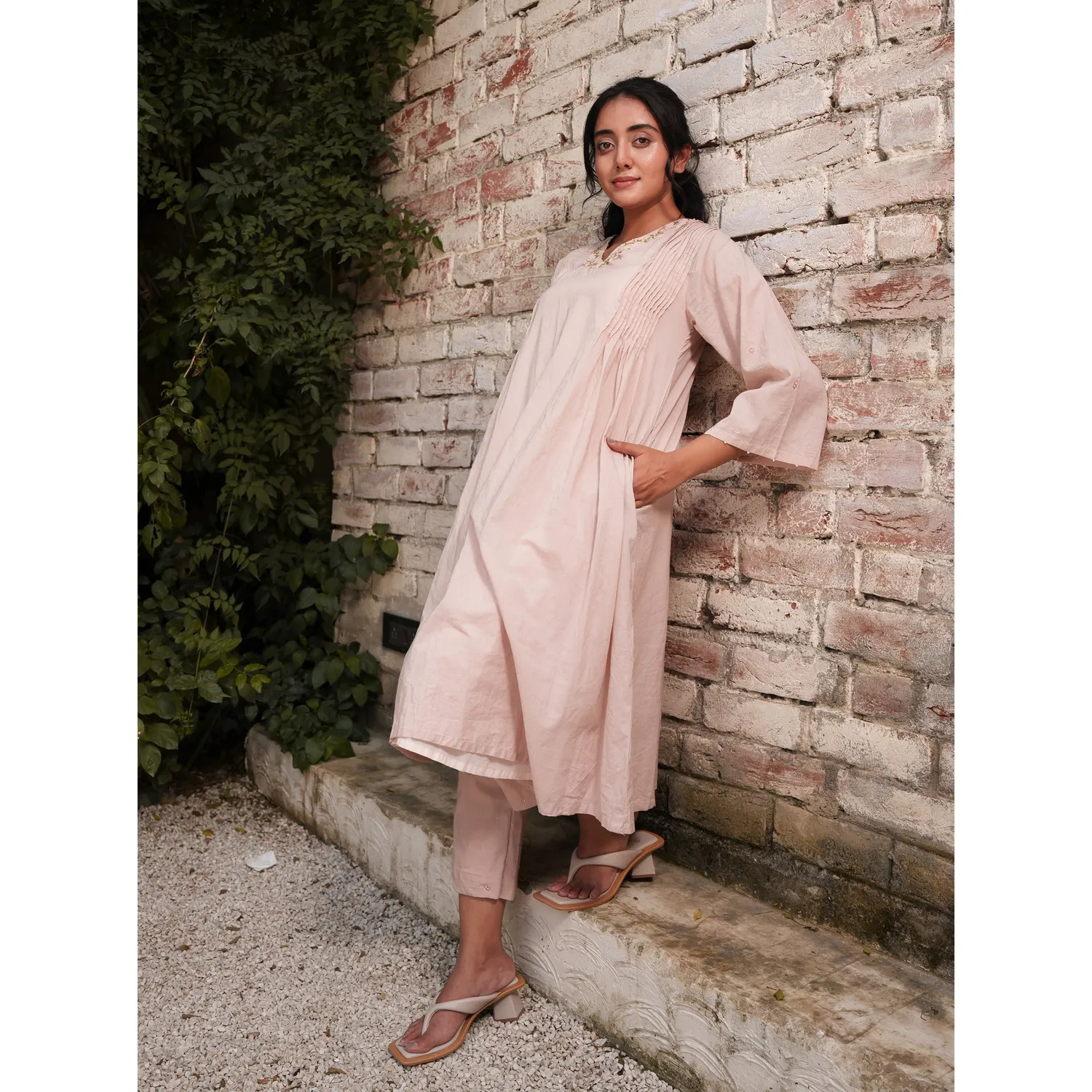 Our Dve Capsule 9 Coordinato rosa cotone ricamo