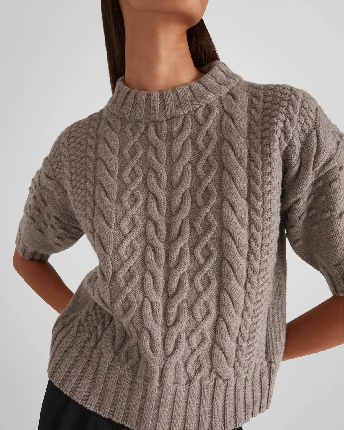 Violante Nessi Ruscha maglione taupe cashwool trecce