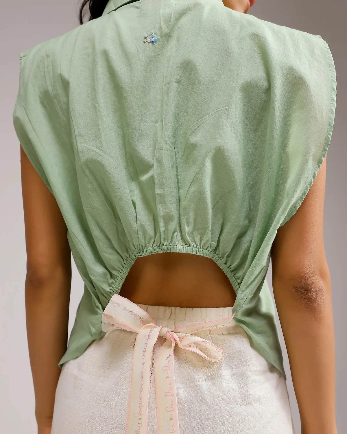 Our Dve Saanjh Fresh Dew Top verde pallido cotone