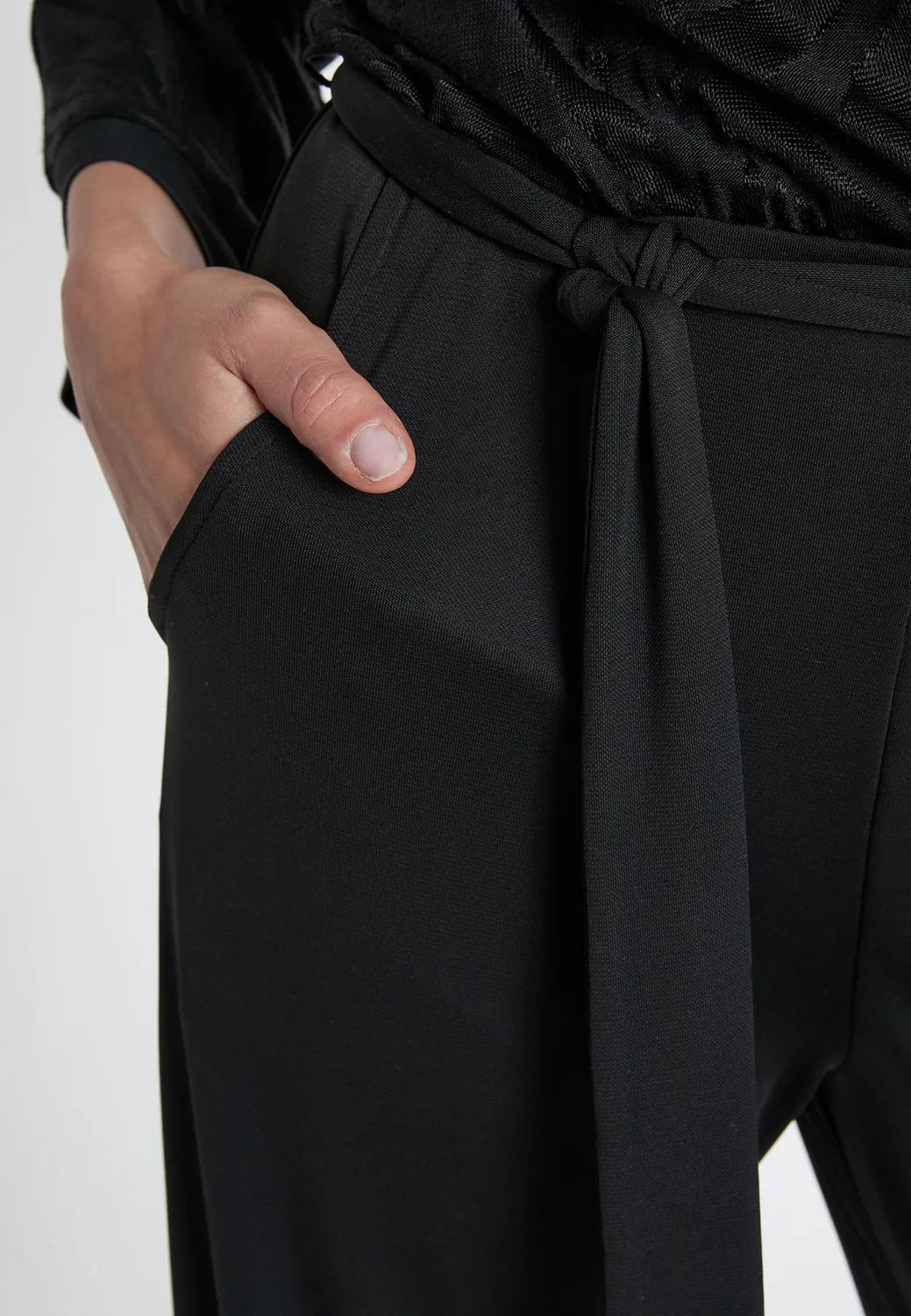 Ana Alcazar Sona tuta jumpsuit nera elegante