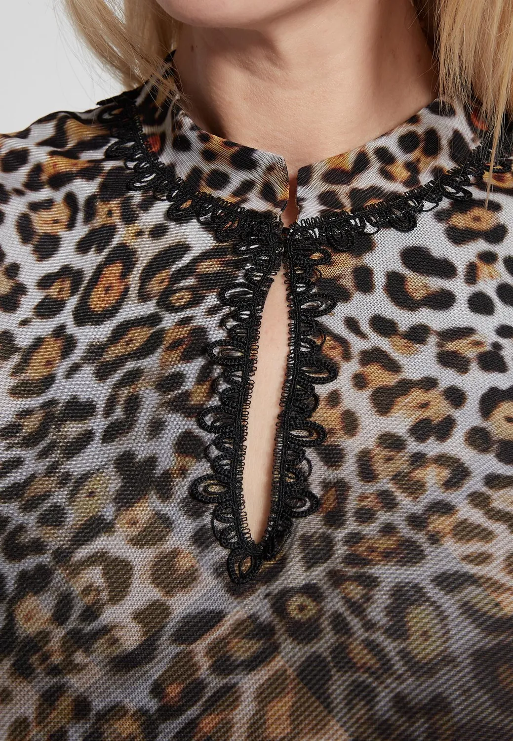 Ana Alcazar Hilda abito corto linea A con pizzo