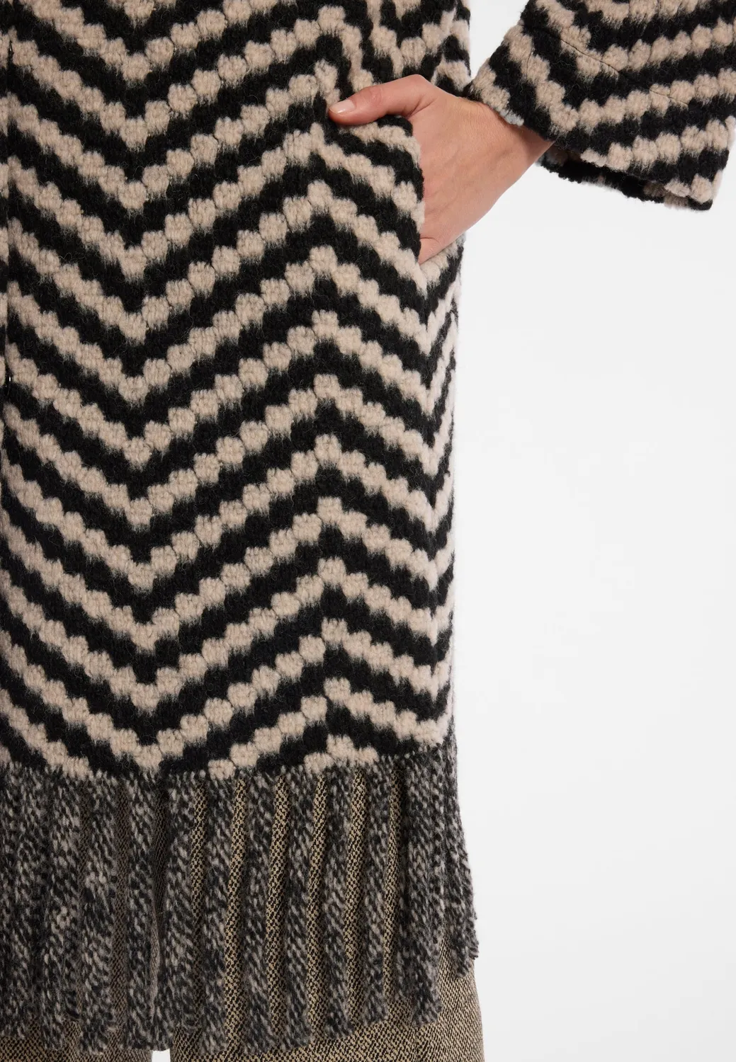 Ana Alcazar Enara cappotto lana frange zigzag