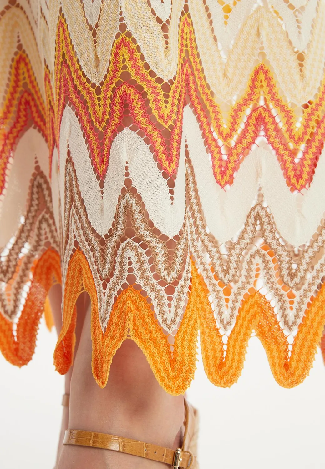 Ana Alcazar Zitara abito maxi giallo zigzag