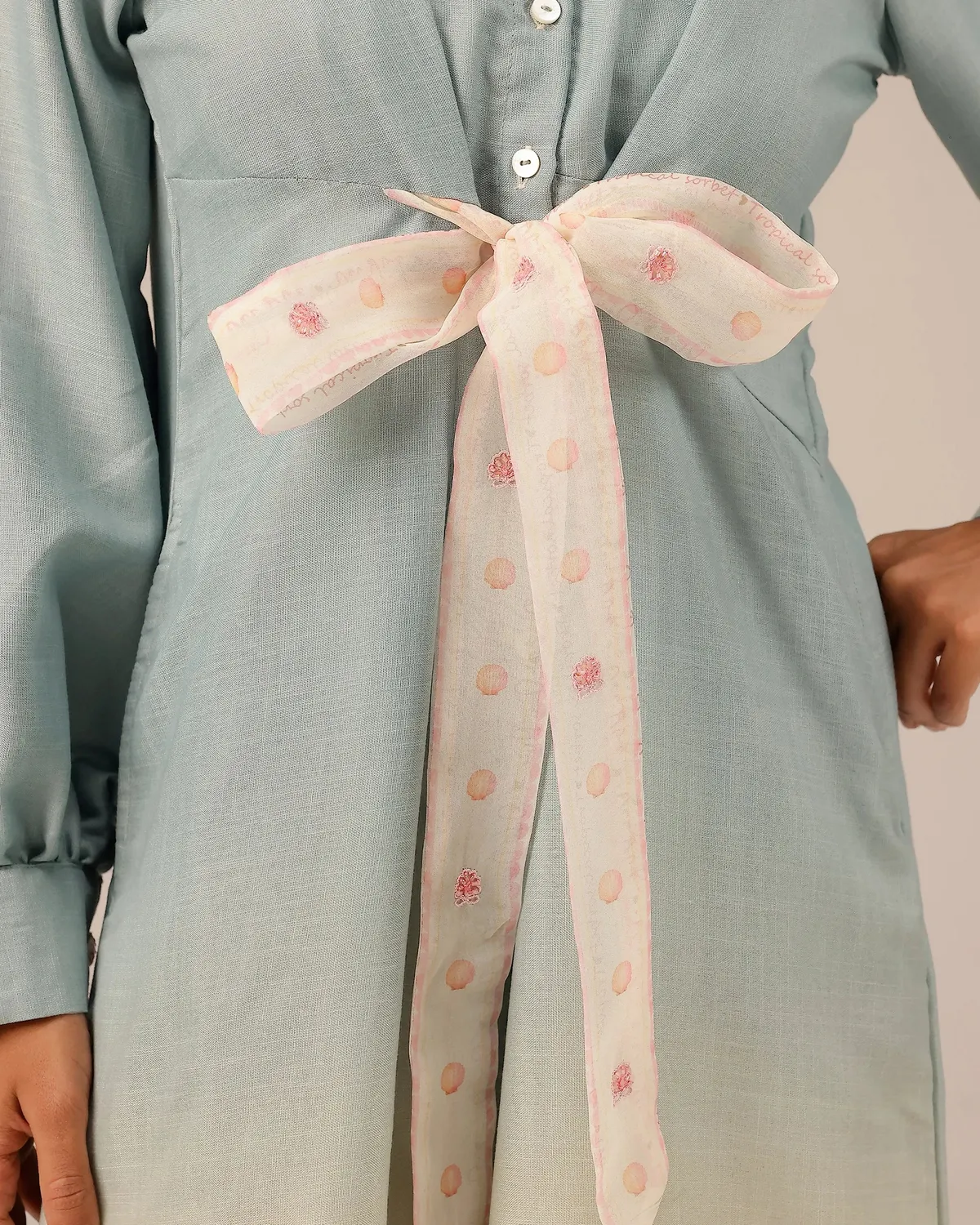 Our Dve Hibiscus abito midi grigio cintura organza