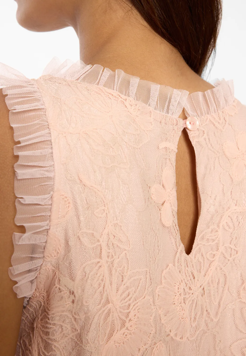 Ana Alcazar Daisa abito in pizzo rosa corto