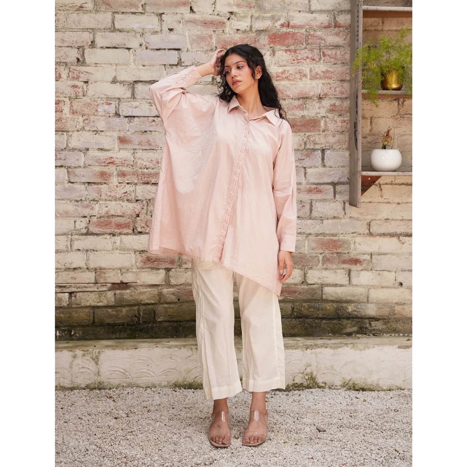 Our Dve Capsule 19 camicia rosa cotone asimmetrica