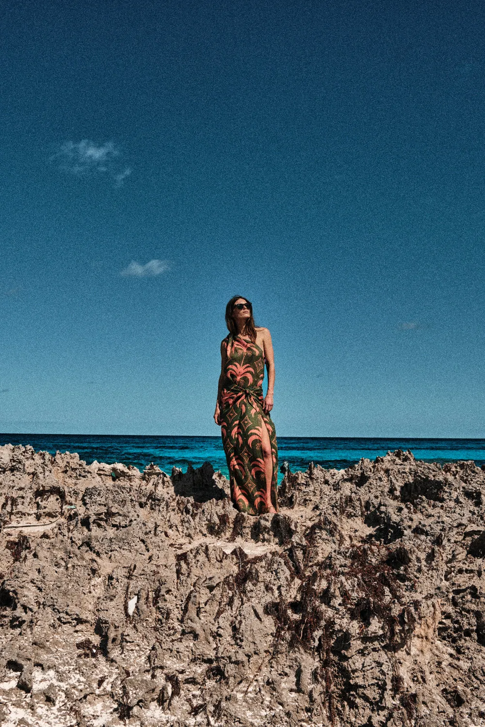 Johanna Ortiz Seaweed abito lino verde pesca con pareo