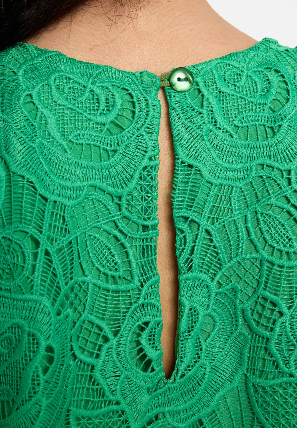 Ana Alcazar Daena abito corto verde in pizzo