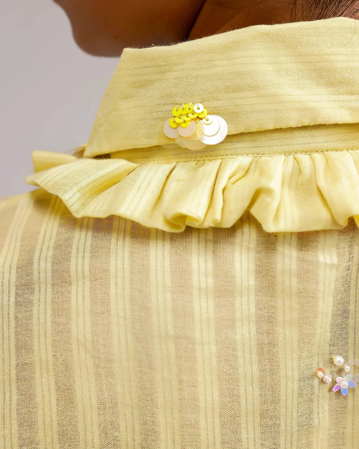 Our Dve Sheerline Flow Top camicia righe ocra