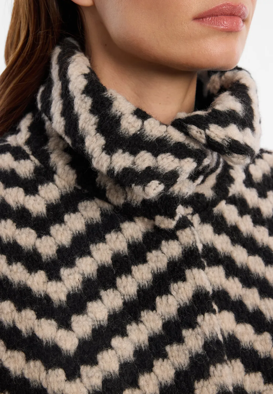 Ana Alcazar Enara cappotto lana frange zigzag