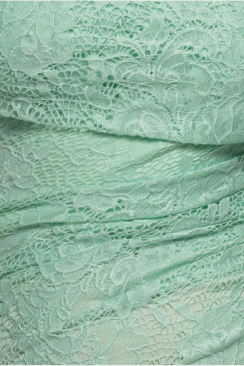 Goddiva abito maxi in pizzo verde menta monospalla plissettato
