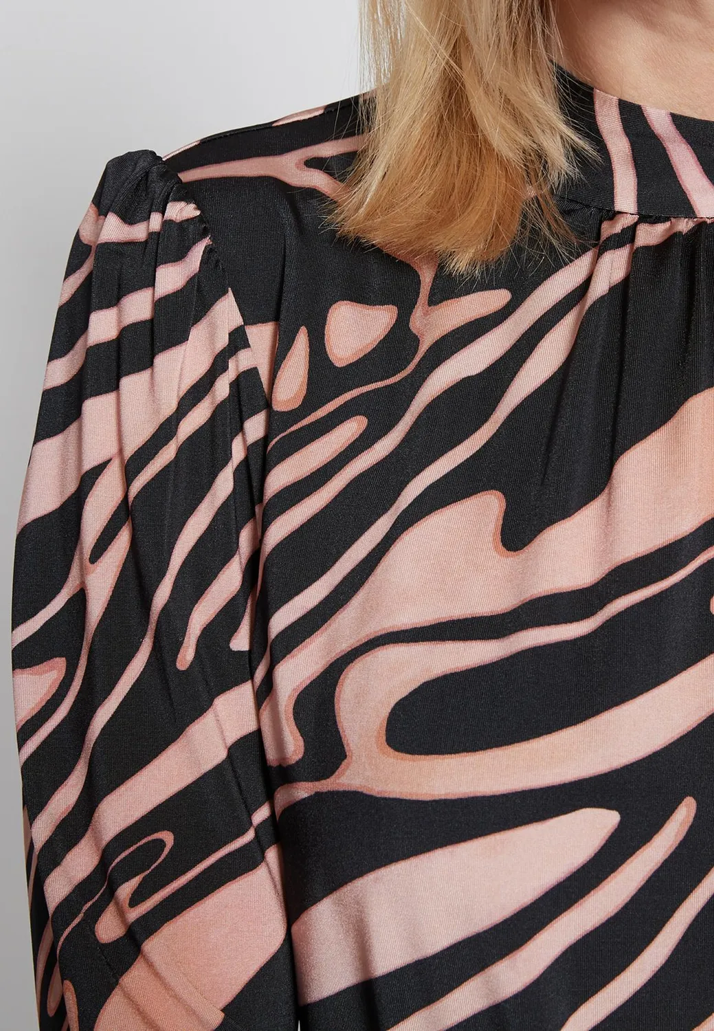 Ana Alcazar Hiddi camicia collo alto fantasia