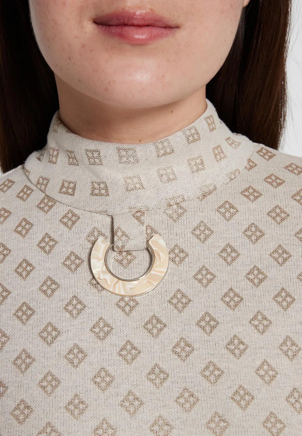 Ana Alcazar Hemmea top collo alto beige a quadri