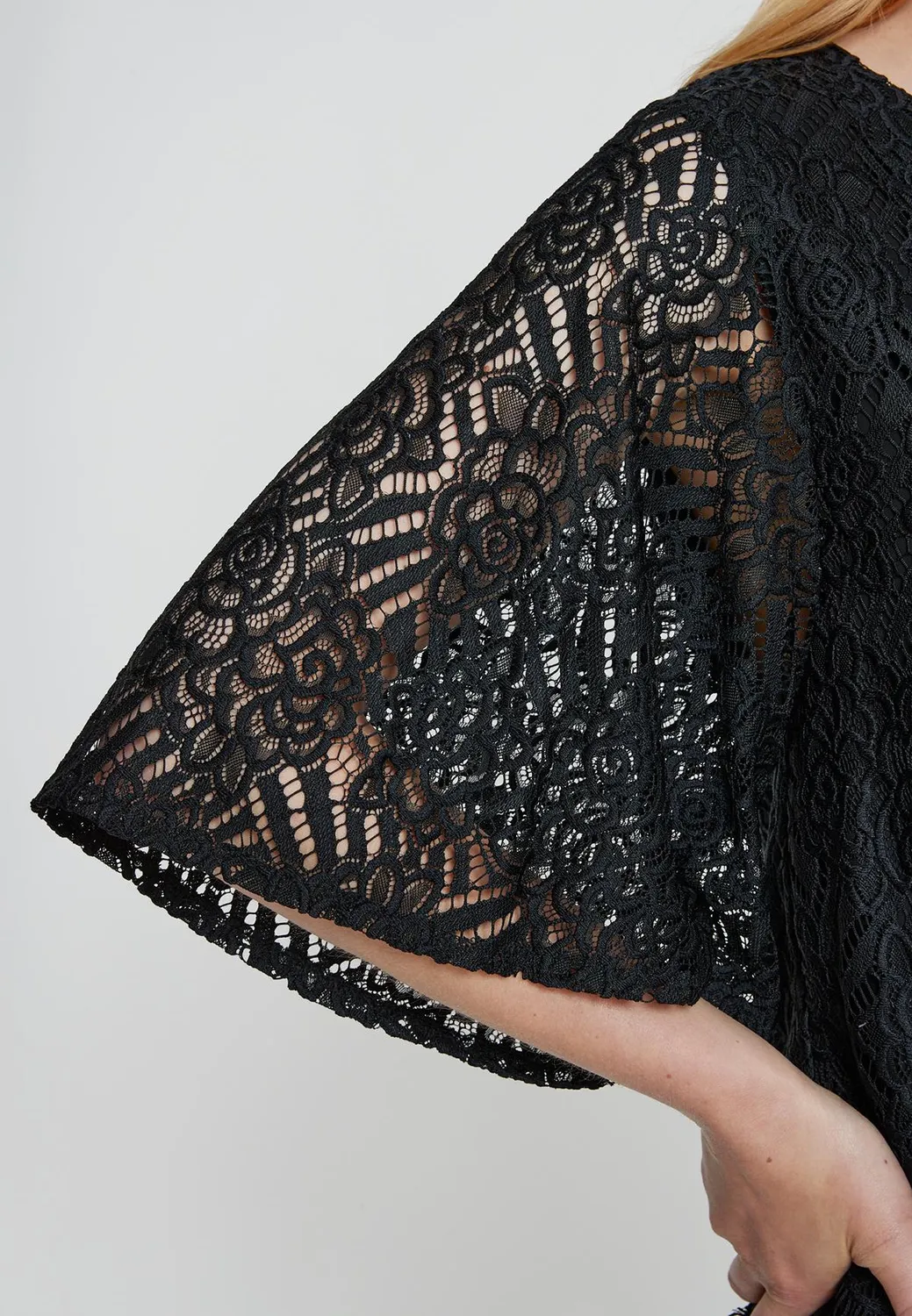 Ana Alcazar Kadabo camicia in pizzo nera scollo V