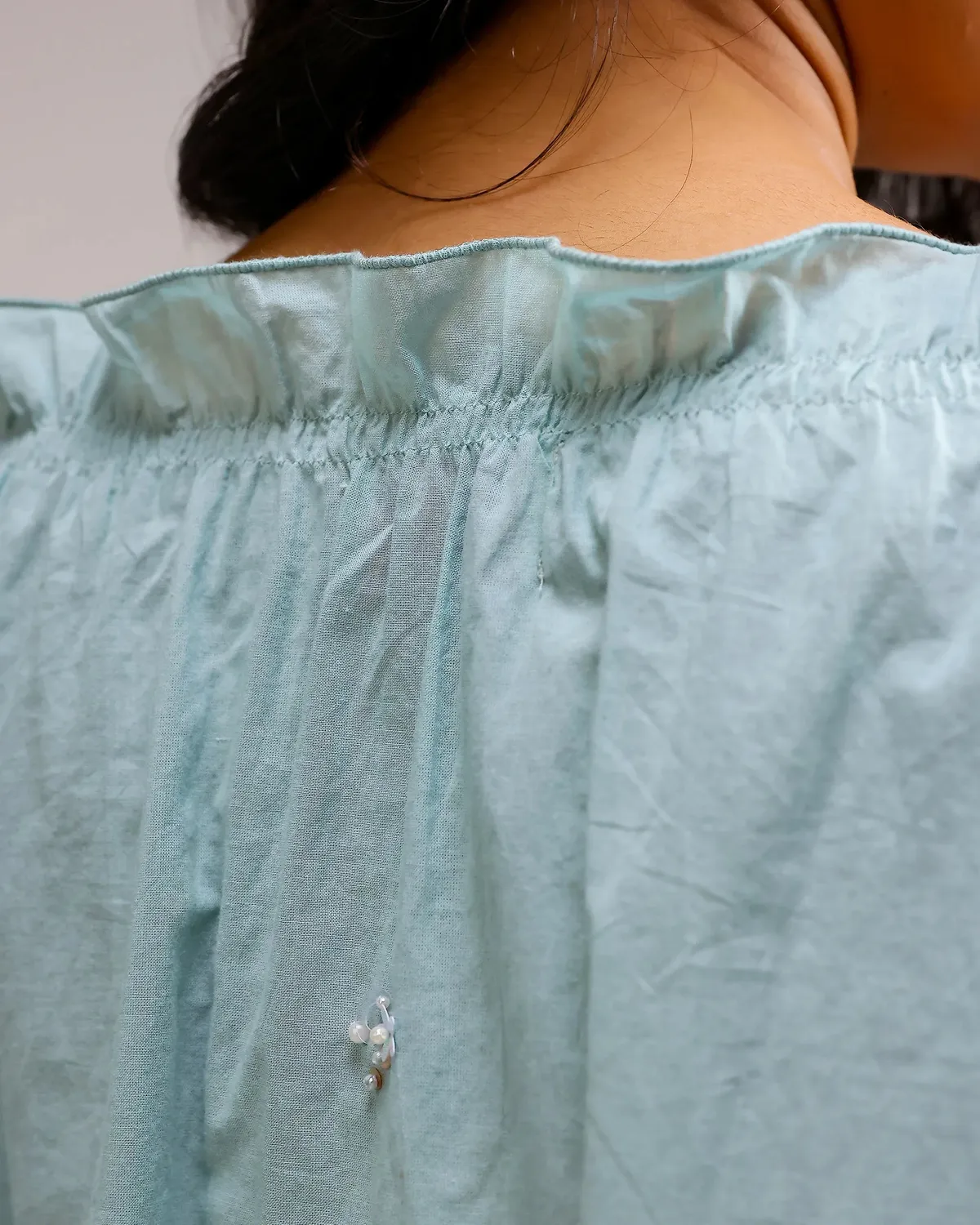 Our Dve Whisper Ruffle Top menta ricamato cotone