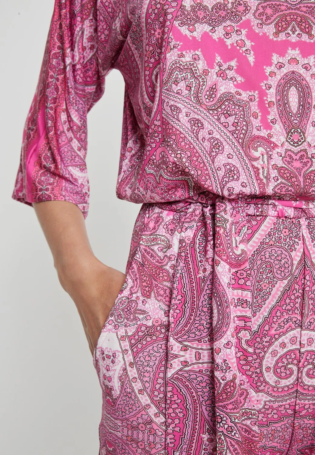 Ana Alcazar Kimone tuta paisley rosa bacca